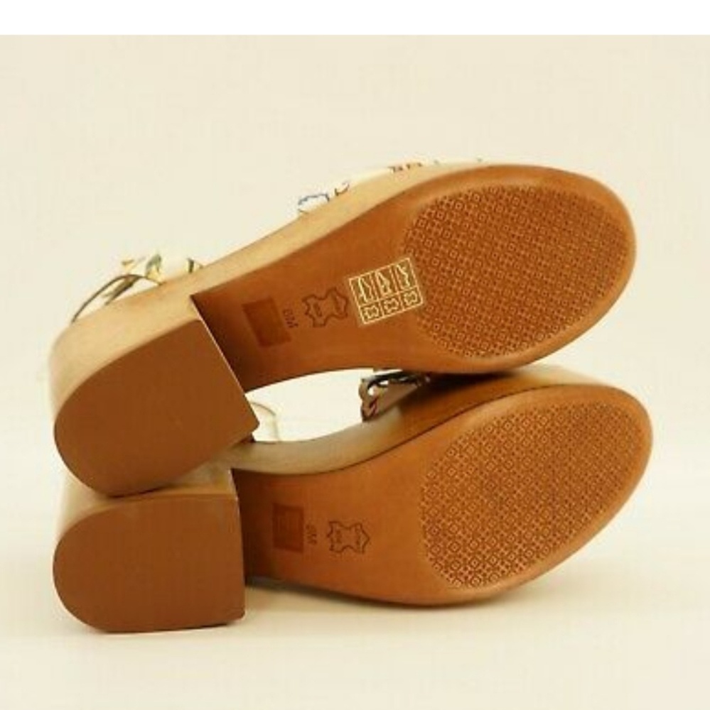 Tory Burch Sandal - Picture 4 of 8